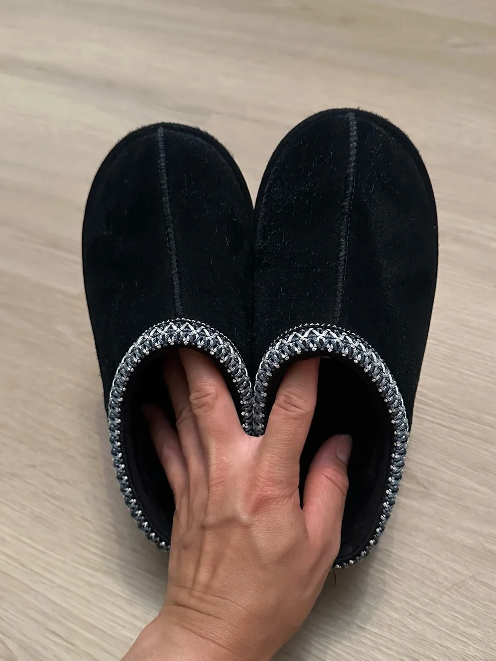 UGG